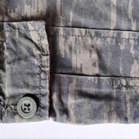 Levi's Boys Camo Cargo Shorts | 7 Reg (6-7yrs) | Digital Green - Picture 7 of 8